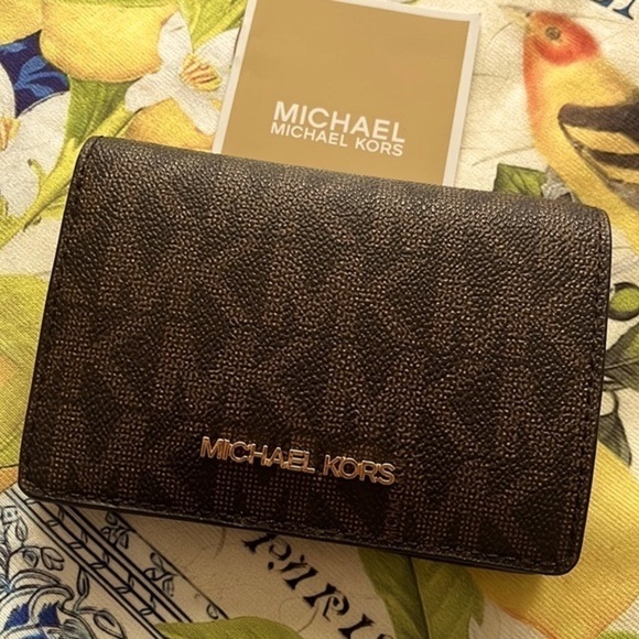 Brand New Michael Kors Brown Luggage Logo Medium Slim Bifold Snap Close Wallet - Picture 4 of 16